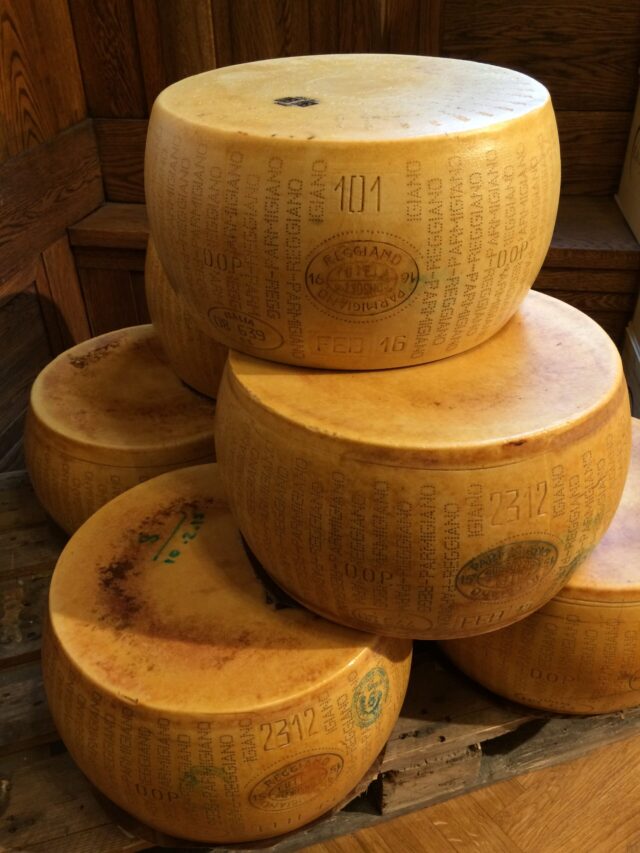 Top 10 Types Of Cheese From Various Countries!